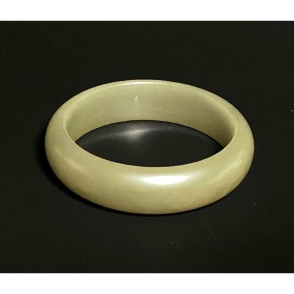 Vintage Chunky Domed Lucite Bangle Bracelet with Faux Pearl Finish Minimalist - Picture 4 of 9